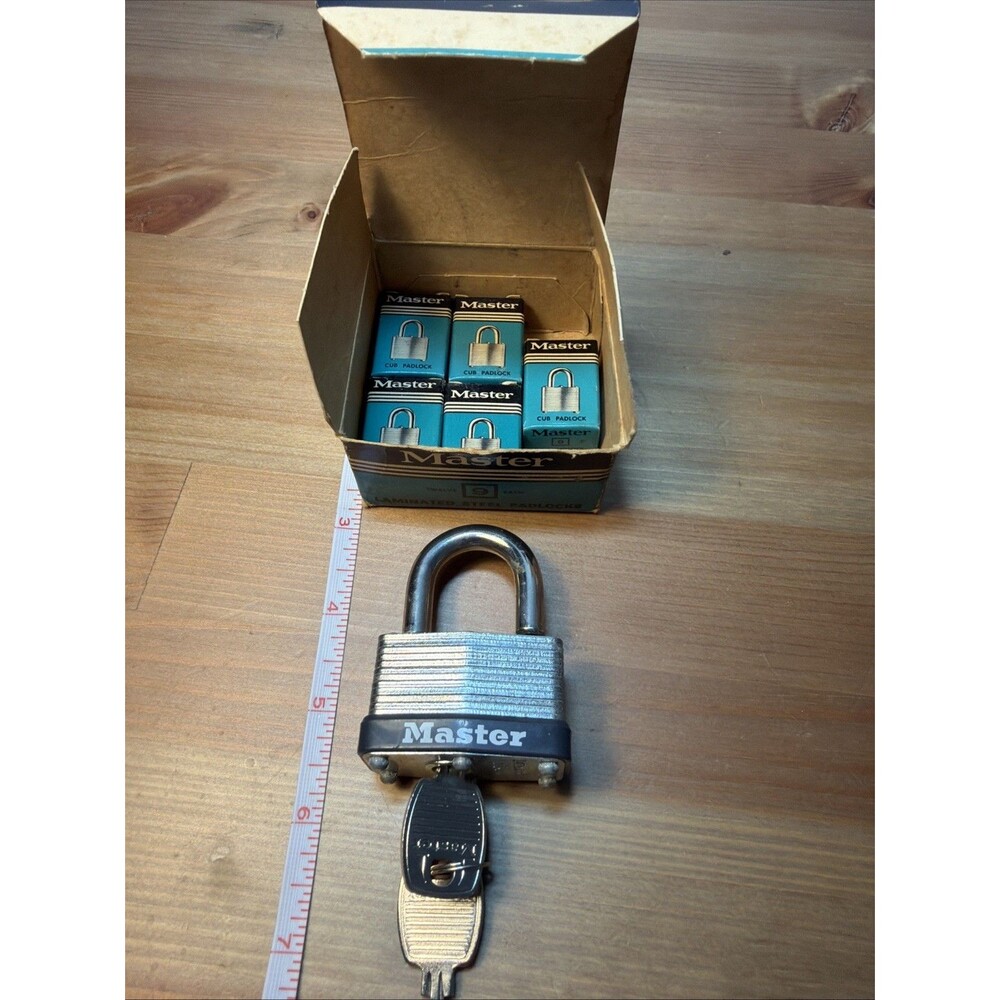 master lock no 9 Pack Of 5 In Box Vintage Plus Another Master lock
